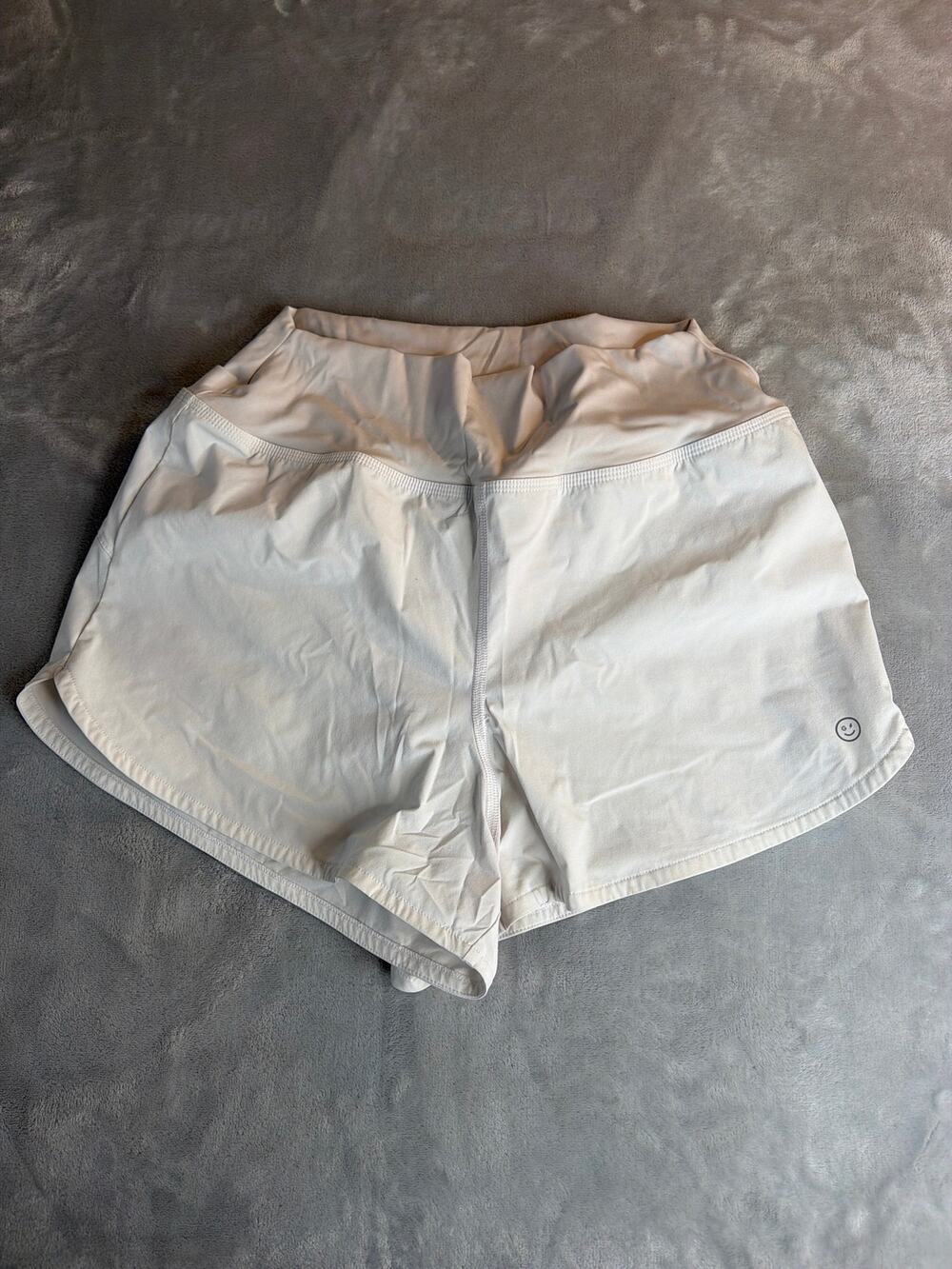 Gilly Hicks Active White High-Rise Running Shorts Size M Curved Hem Mesh Liner